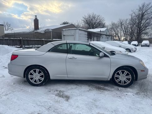 Used 2009 Chrysler Sebring Limited image 4