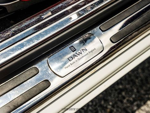 Used 2016 Rolls-Royce Dawn RWD image 69
