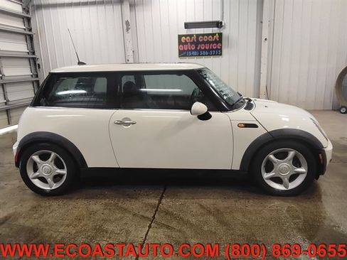 Used 2005 MINI Cooper Hardtop FWD image 2
