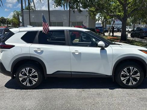 Used 2023 Nissan Rogue SV FWD image 10