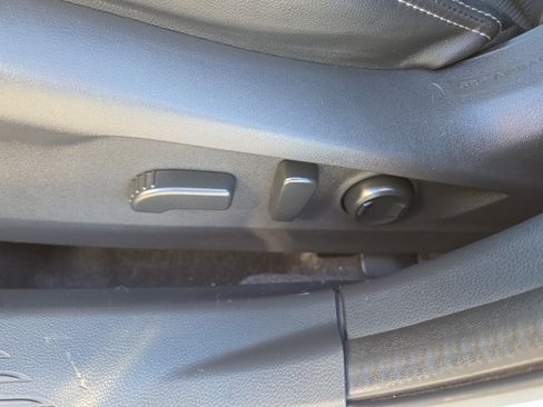 Used 2021 Subaru Outback Limited image 35