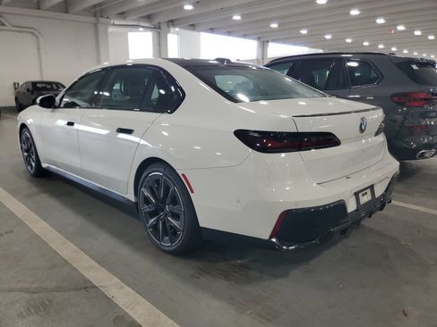 Used 2023 BMW 740i w/ Parking Assistance Package RWD image 4