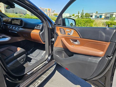 Used 2024 Mercedes-Benz GLE 53 AMG 4MATIC Coupe image 32