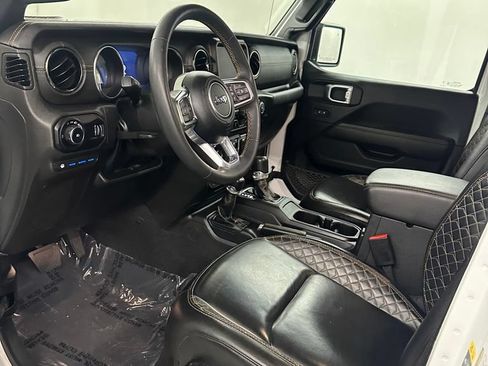 Used 2023 Jeep Wrangler Unlimited Sahara AWD/4WD image 10