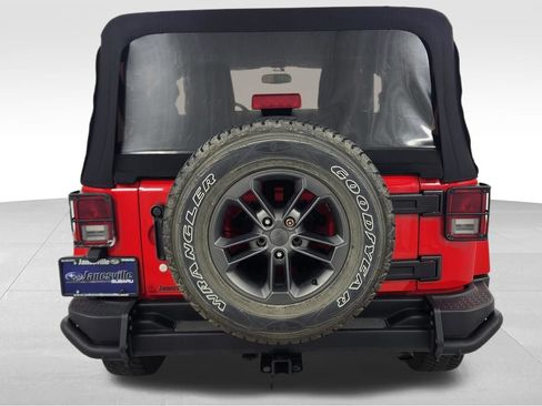 Used 2018 Jeep Wrangler Sport AWD/4WD image 4