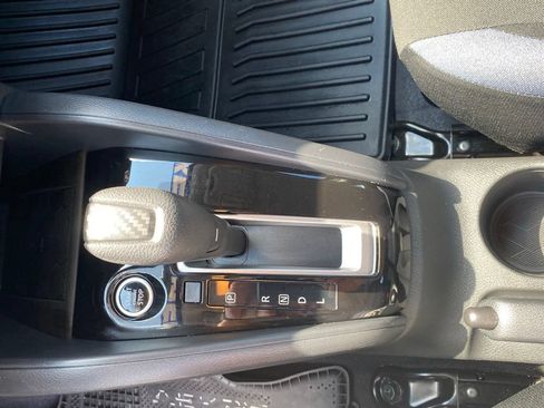 Used 2025 Nissan Versa SV w/ Trunk Package FWD image 18