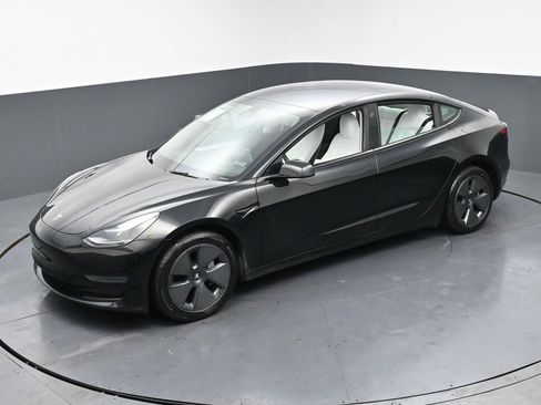Used 2023 Tesla Model 3 Standard Range image 43