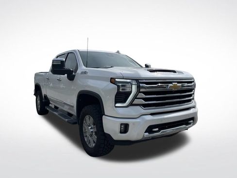Used 2025 Chevrolet Silverado 2500 High Country w/ Technology Package AWD/4WD image 2