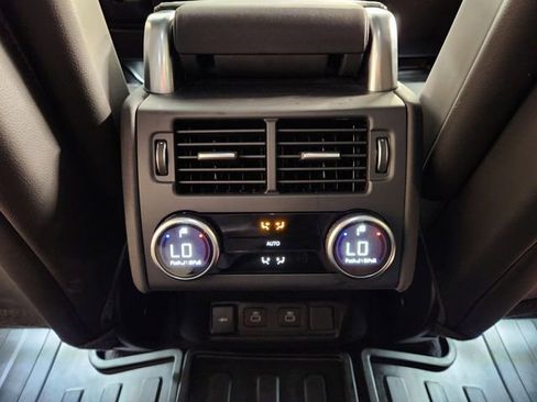 Used 2025 Land Rover Discovery S AWD/4WD image 30