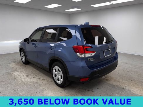 Used 2022 Subaru Forester Base image 7