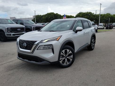 Used 2023 Nissan Rogue SV w/ SV Premium B Package FWD image 32
