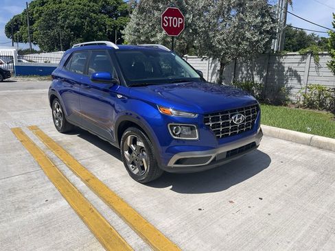 Used 2024 Hyundai Venue Limited FWD image 5