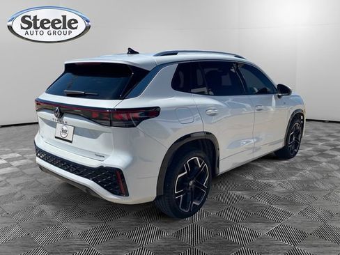 Used 2025 Volkswagen Tiguan SEL R-Line AWD/4WD image 5