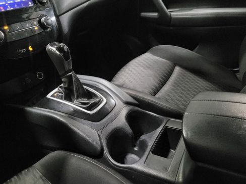 Used 2019 Nissan Rogue S AWD/4WD image 26