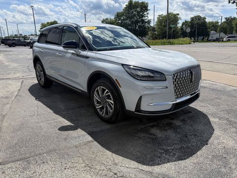 Used 2025 Lincoln Corsair AWD w/ Equipment Group 101A image 3