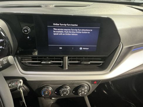 Used 2024 Chevrolet Trax LS w/ LS Convenience Package FWD image 21