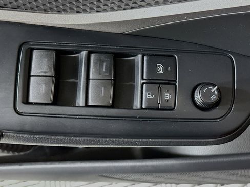 Used 2020 Toyota C-HR LE image 14