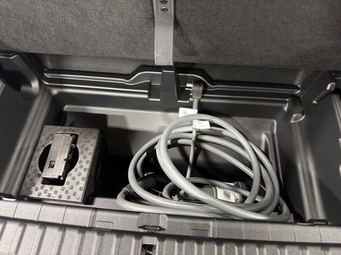 Used 2023 BMW iX M60 w/ Executive Package image 38