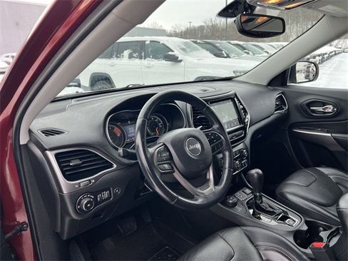 Used 2019 Jeep Cherokee Limited image 10