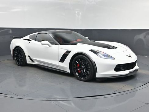 Used 2016 Chevrolet Corvette Z06 w/ 3LZ Preferred Equipment Group RWD image 1