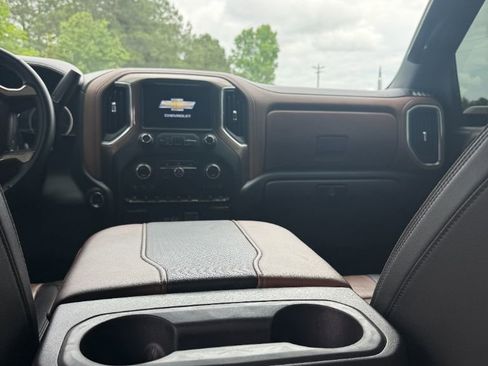 Used 2023 Chevrolet Silverado 3500 High Country AWD/4WD image 9