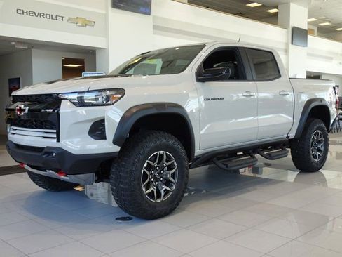 New 2026 Chevrolet Colorado ZR2 w/ Technology Package AWD/4WD image 4