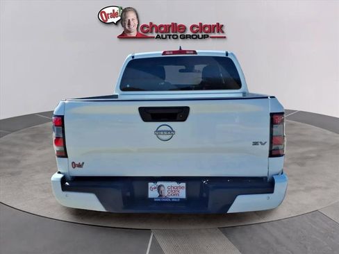 Used 2024 Nissan Frontier SV w/ Technology Package image 4