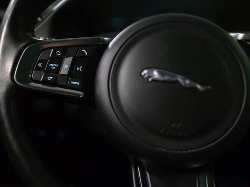 Used 2017 Jaguar XF R-Sport image 20