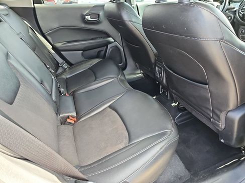 Used 2021 Jeep Compass Latitude FWD image 15
