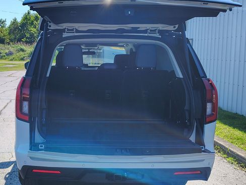 New 2026 Ford Expedition Active AWD/4WD image 16