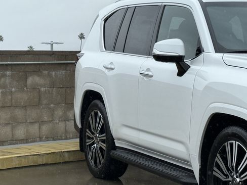 New 2026 Lexus LX 600 4WD w/ Luxury Package image 5