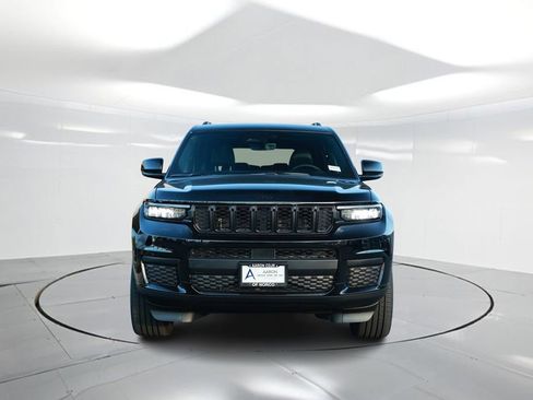 New 2025 Jeep Grand Cherokee L Altitude image 4