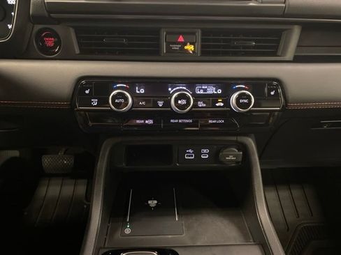 Used 2024 Honda Pilot TrailSport image 12