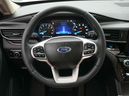 Certified 2023 Ford Explorer Limited w/ Limited Technology Package image 13