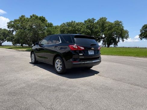 Used 2020 Chevrolet Equinox LT w/ Driver Convenience Package FWD image 3
