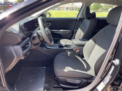 New 2026 Kia K4 FWD image 8