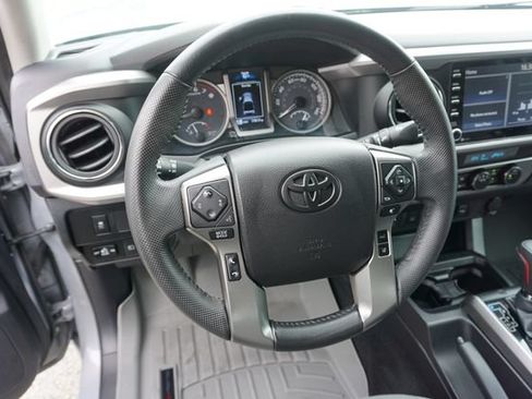 Used 2021 Toyota Tacoma SR5 RWD image 11