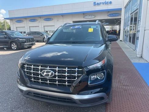 Used 2022 Hyundai Venue SEL w/ Cargo Package image 6