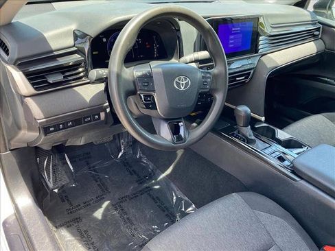 Used 2025 Toyota Camry LE FWD image 13