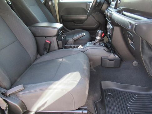 Used 2020 Jeep Gladiator Sport w/ Quick Order Package 24S image 10