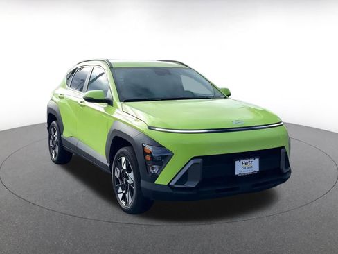 Used 2025 Hyundai Kona SEL image 3
