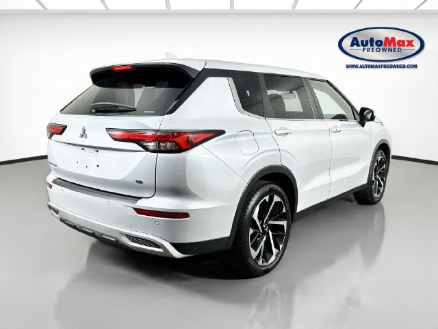 Used 2024 Mitsubishi Outlander SE AWD/4WD image 2