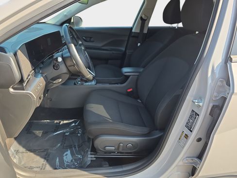 Used 2025 Hyundai Kona SEL FWD image 12