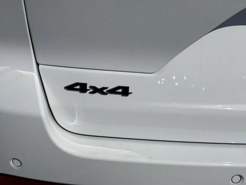 New 2026 Jeep Grand Cherokee Altitude AWD/4WD image 7