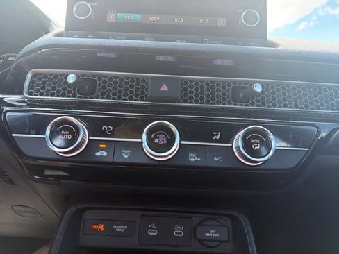 Used 2025 Honda Civic Sport image 25