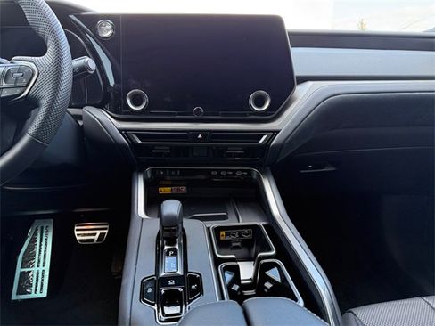 Used 2026 Lexus TX 500h AWD w/ Technology Package image 11