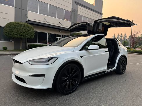 Used 2023 Tesla Model X AWD/4WD image 5