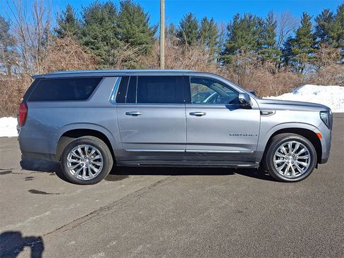 Certified 2022 GMC Yukon XL Denali image 7