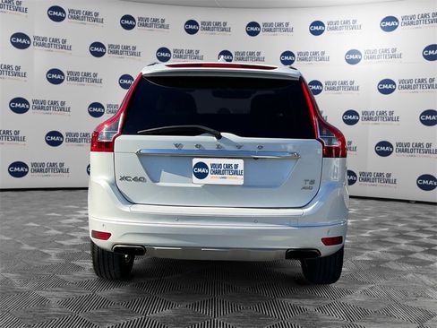 Used 2016 Volvo XC60 T5 Premier w/ Proximity Package image 4