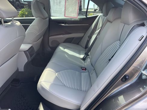 Used 2021 Toyota Camry SE w/ Audio Upgrade Package FWD image 16